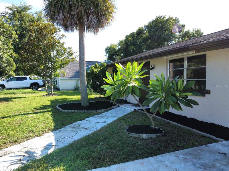 3 bedroom Single Family Residence at 1555 Beacon Drive, Port Charlotte Sec 020, Port Charlotte — photo 3