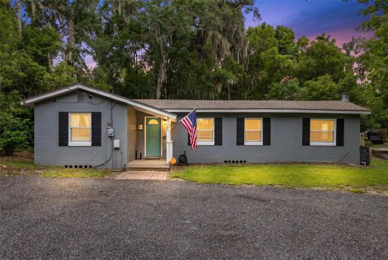 3 bedroom Single Family Residence at 580 Lakeview Avenue, Orange City, Orange City — photo 1
