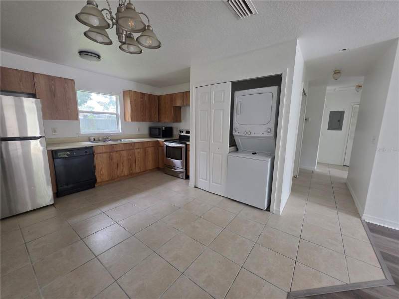 5 bedroom Half Duplex at 2017 N 61st Street, Broadway Sub, Tampa — photo 3