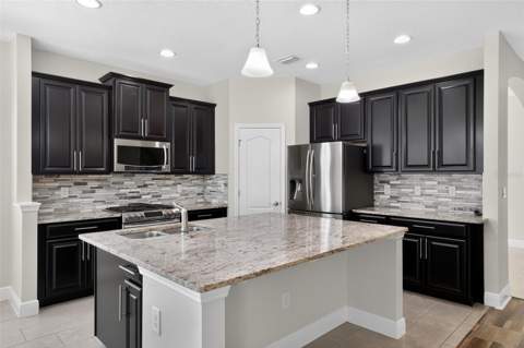 11014 Spring Point Circle, Riverview FL - photo 8 of 23