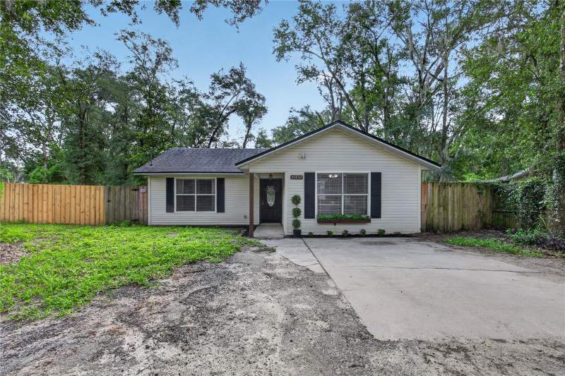 3 bedroom Single Family Residence at 30832 RIDGEVIEW AVENUE, MT PLYMOUTH SECOND ADD, MOUNT PLYMOUTH — photo 2