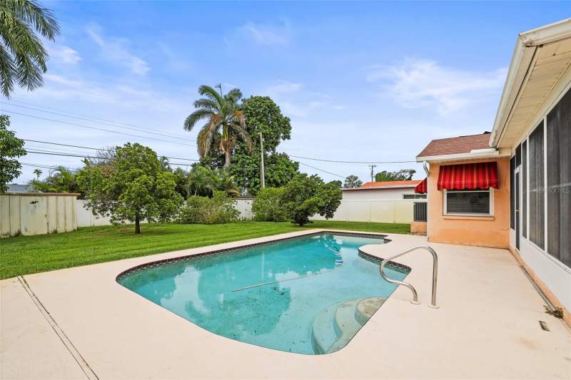 3 bedroom Single Family Residence at 1112 40th Ave NE, North East Park Shores, St Petersburg — photo 3