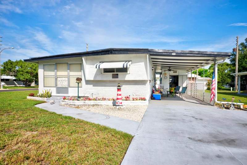2 bedroom Mobile Home at 76 Liberty Way #5, Lake Tarpon Mobile Home Village, Palm Harbor — photo 2