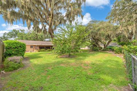 110 Ashbrook Drive, Brandon FL - photo 12 of 39