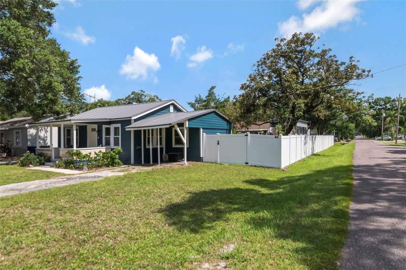 2 bedroom Single Family Residence at 1716 W Sitka Street, Almima, Tampa — photo 3