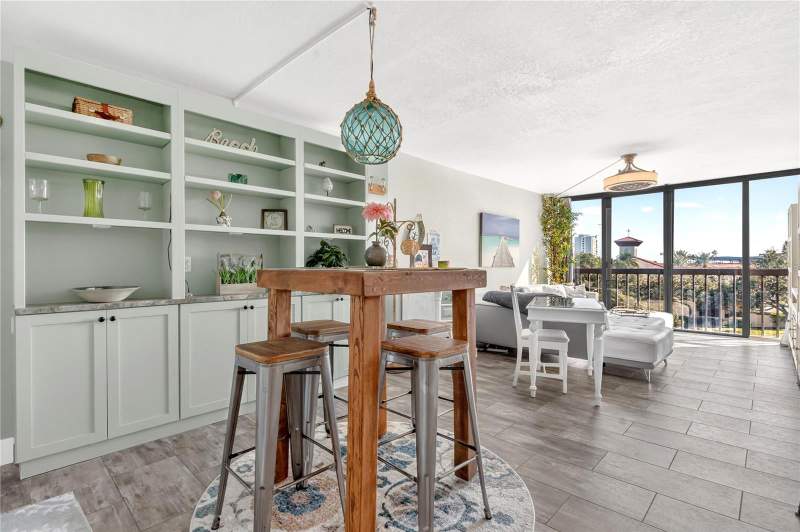 1 bedroom Condominium at 255 Dolphin Point #407, Dolphin Cove Clearwater, Clearwater Beach — photo 3
