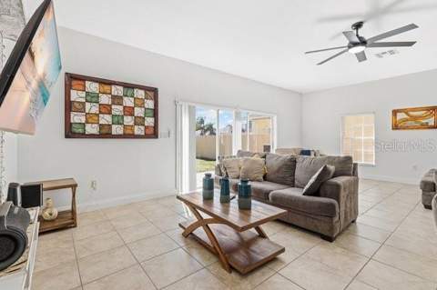 1057 Universal Rest Place, Kissimmee FL - photo 8 of 36