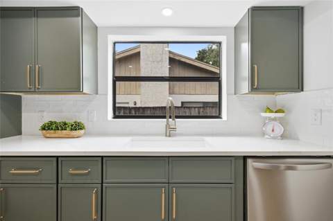 3948 Orchard Hill Circle, Palm Harbor FL - photo 13 of 50