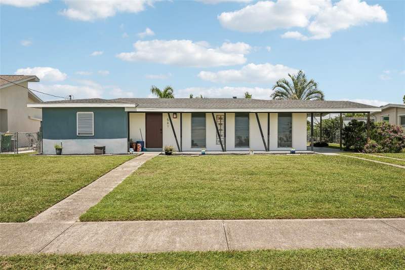 2 bedroom Single Family Residence at 561 Lindley Terrace, Port Charlotte Sec 025, Port Charlotte — photo 2