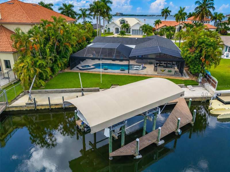 3 bedroom Single Family Residence at 1633 Edith Esplanade, Cape Coral, Cape Coral — photo 3