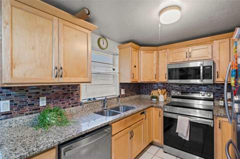 9403 Afton Court, Tampa FL - photo 10 of 29