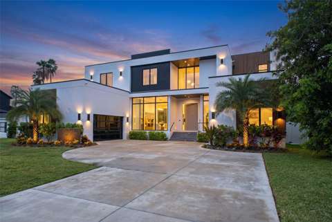 1076 Snell Isle Boulevard, home for sale in St. Petersburg 33704
