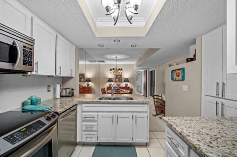 5019 Umber Way, Tampa FL - photo 10 of 33