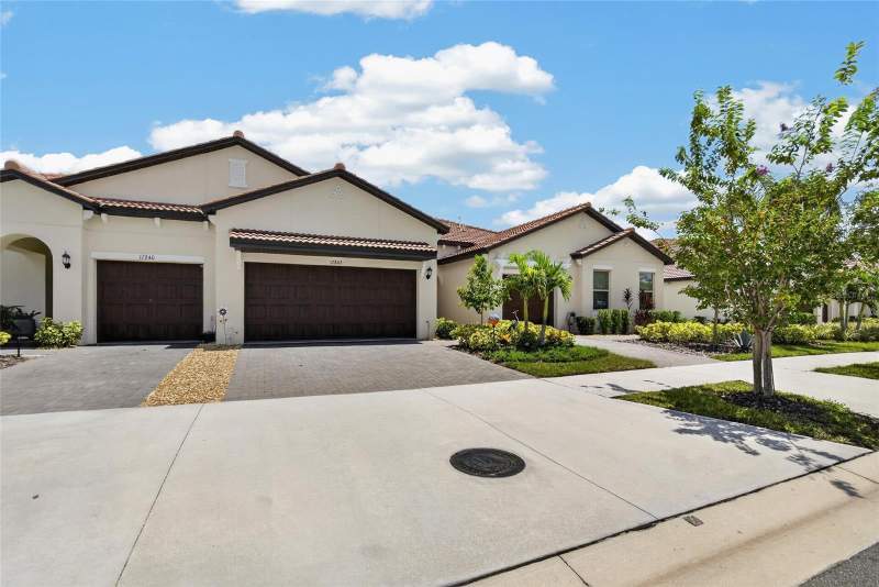 2 bedroom Villa at 17242 Holly Well Avenue, Forest Brooke Active, Wimauma — photo 2