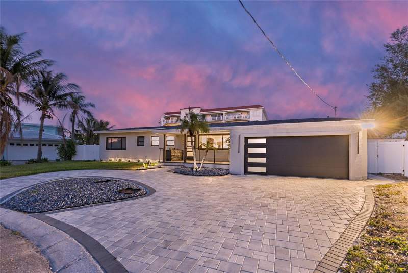 3 bedroom Single Family Residence at 1866 Venetian Point Drive, Venetian Point, Clearwater — photo 2