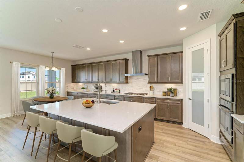 5 bedroom Single Family Residence at 33882 Twilight Sea Place, Pasadena Woods, Dade City — photo 2