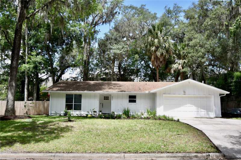 3 bedroom Single Family Residence at 2000 SW 11th Terrace, Kirkwood West Clinch Grnt, Gainesville — photo 1