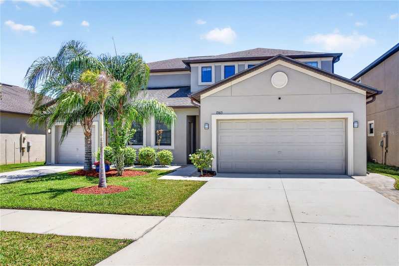 6 bedroom Single Family Residence at 13415 White Sapphire Road, South Fork Tr P Ph 1A &, Riverview — photo 1