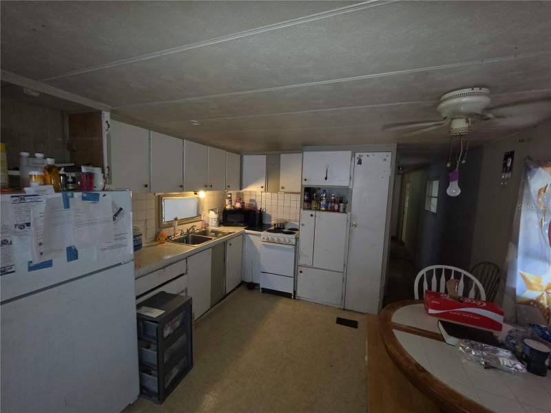 3 bedroom Mobile Home at 37644 March Lane, Zephyrhills Colony Company, Zephyrhills — photo 5