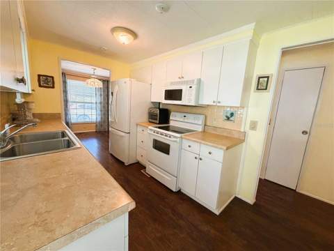 139 Aspen Circle, Leesburg FL - photo 6 of 6