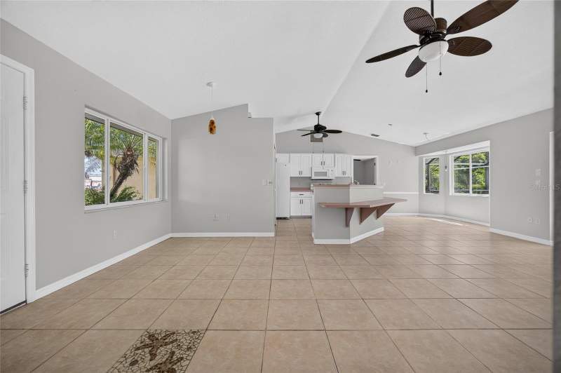 3 bedroom Single Family Residence at 19163 Baoy Avenue, Port Charlotte Sec 089, Port Charlotte — photo 5