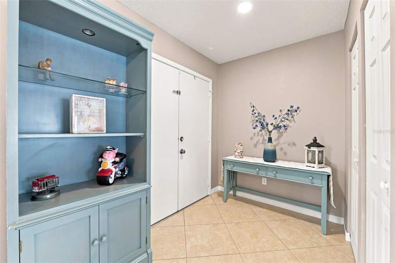 4 bedroom Single Family Residence at 15868 Country Lake Drive, Country Place West Unit II, Tampa — photo 4