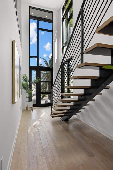98 W Davis Boulevard, Tampa FL - photo 11 of 86
