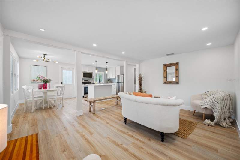 3 bedroom Single Family Residence at 2547 Kingston Street, Estelle Manor, St Petersburg — photo 5