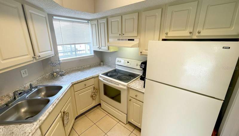 2 bedroom Condominium at 1972 Lake Atriums Circle #200, Plaza/Millenium, Orlando — photo 4