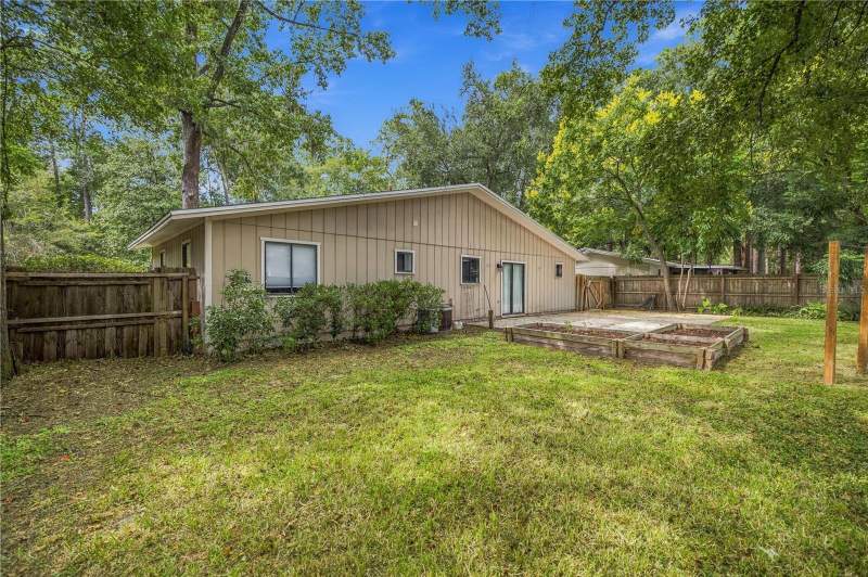 3 bedroom Single Family Residence at 4319 NW 29th Terrace, Springtree Unit II, Gainesville — photo 4