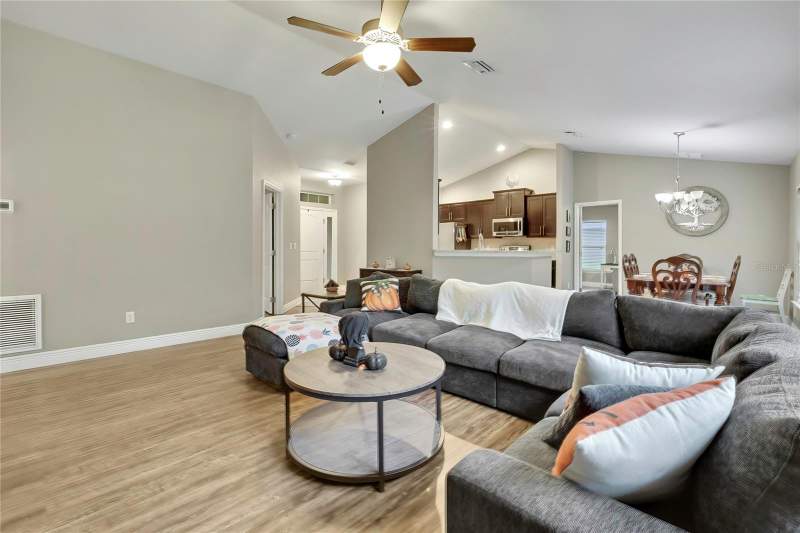 4 bedroom Single Family Residence at 12342 Quigley Avenue, Royal Highlands, Weeki Wachee — photo 2