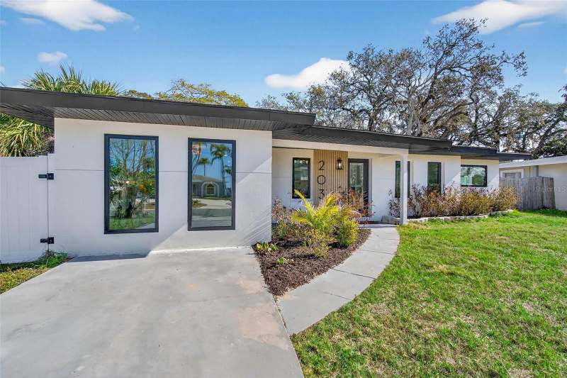 3 bedroom Single Family Residence at 203 Driftwood Drive, Baywood Village, Palm Harbor — photo 2