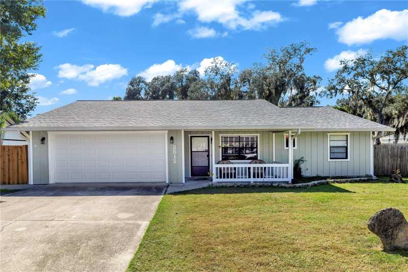 3 bedroom Single Family Residence at 2512 Pine Tree Drive, Florida Shores 01, Edgewater — photo 1