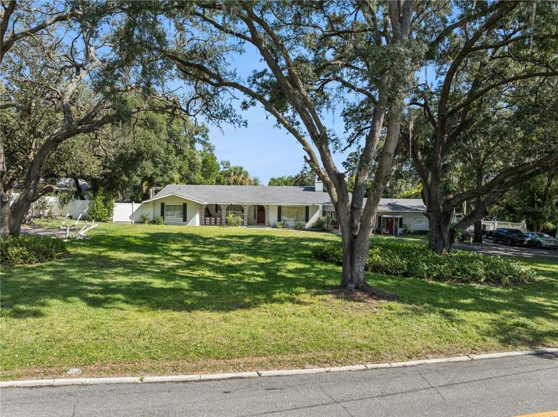 3 bedroom Single Family Residence at 1505 E Crooked Lake Drive, King Homestead, Eustis — photo 3