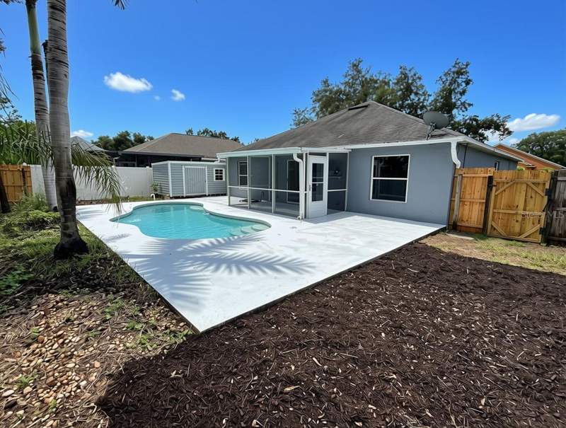 3 bedroom Single Family Residence at 5325 Watson Road, Random Oaks Ph 2 Unit 2, Riverview — photo 2