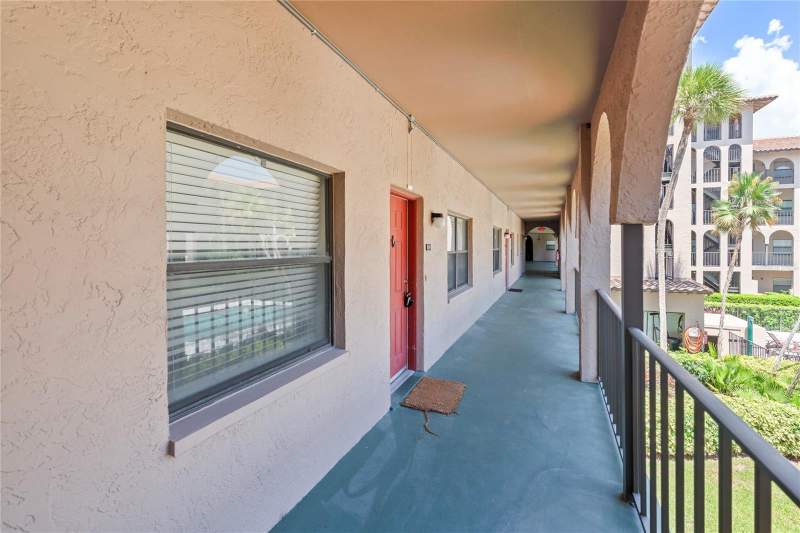 2 bedroom Condominium at 6150 Gulfport Boulevard #202, Golfview II Condo, Gulfport — photo 2