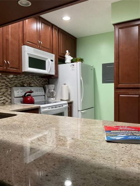 2655 Pine Ridge Way #D3, Palm Harbor FL - photo 10 of 31