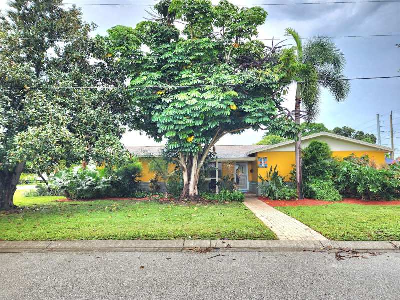 2 bedroom Single Family Residence at 1345 39th Street, Corsons Sub, St Petersburg — photo 1