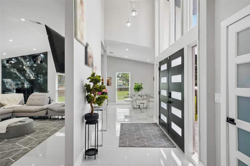 3 bedroom Single Family Residence at 5201 HUNTINGTON STREET, SHORE ACRES EDGEWATER SEC BLKS 7 8 9 10 11 12 & 16, ST PETERSBURG — photo 3