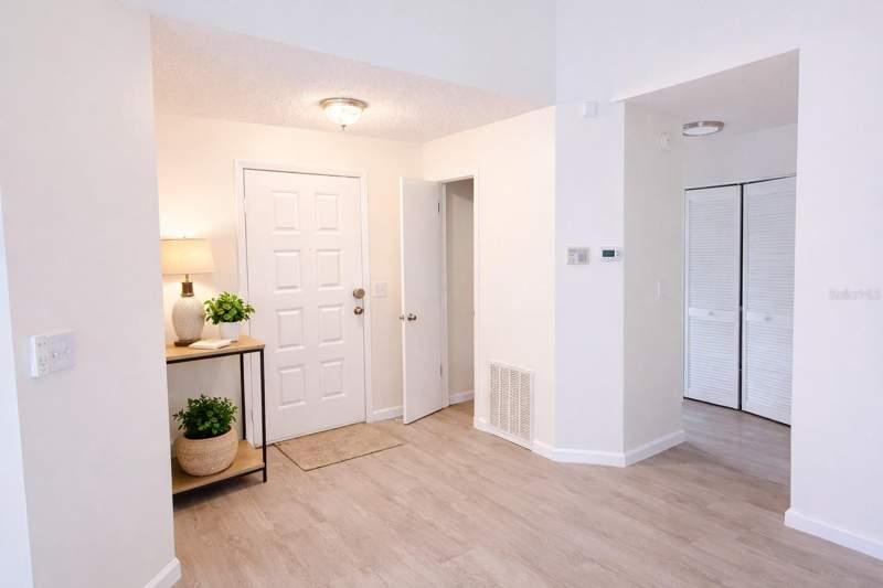 2 bedroom Single Family Residence at 114 Spreading Oak Court, Hidden Lake Villas Ph 1, Sanford — photo 2