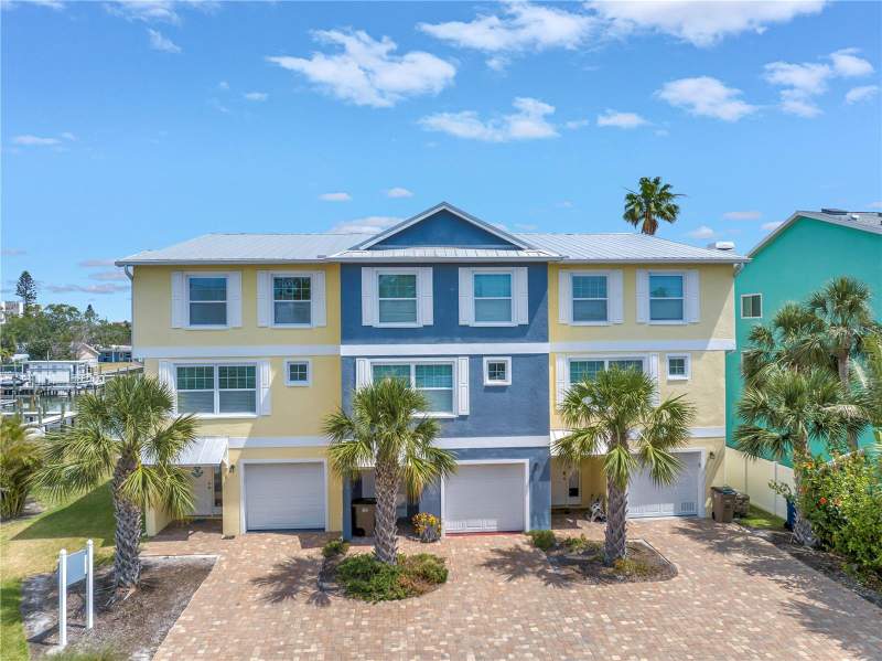 3 bedroom Townhouse at 100 Windrush Boulevard #1, Landings At Windrush The Condo, Indian Rocks Beach — photo 2