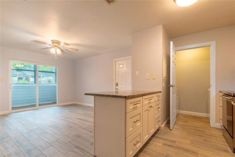 1 bedroom Condominium at 1400 Gandy Boulevard #1010, Windjammer Condo, St Petersburg — photo 4