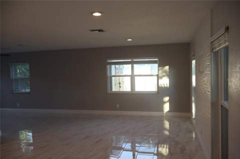 1019 Spindle Palm Way, Apollo Beach FL - photo 13 of 81