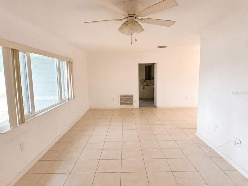 4 bedroom Single Family Residence at 4957 62nd Street, Kenneth City, Kenneth City — photo 4