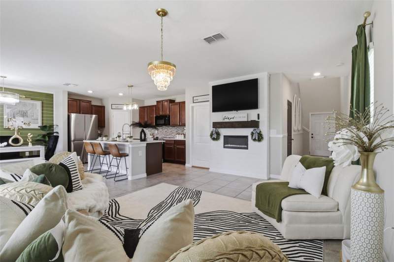 4 bedroom Single Family Residence at 17032 Yellow Pine Street, Sunshine Village Ph 3B, Wimauma — photo 5