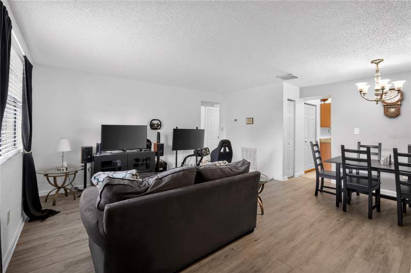 2 bedroom Condominium at 12405 Oak Cedar Place #202, Renaissance Villas Condominium, Tampa — photo 3