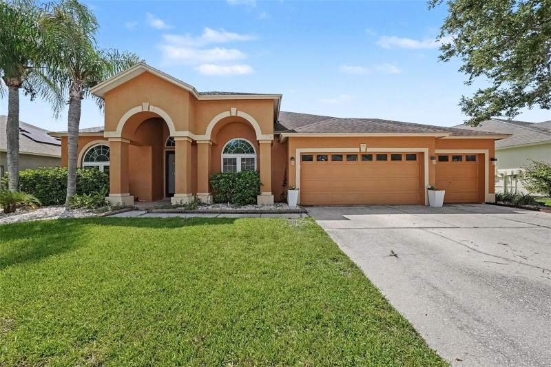 18425 EASTWYCK DR home for sale in Cross Creek Homes for Sale: 3 Listings, Median $593K