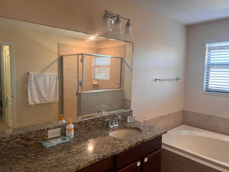 5 bedroom Single Family Residence at 13419 White Sapphire Road, South Fork Tr P Ph 1A &, Riverview — photo 3