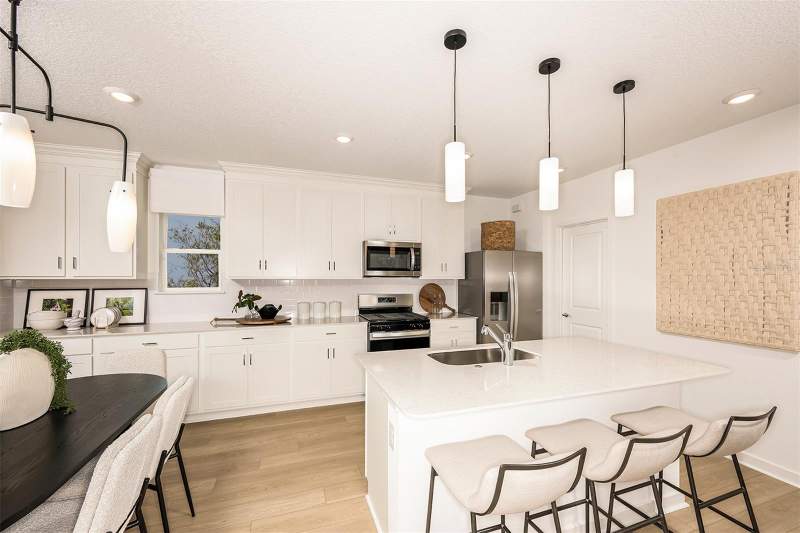 4 bedroom Single Family Residence at 5330 Spring Maiden Circle, Waterset Wolf Creek Phase H1, Apollo Beach — photo 5