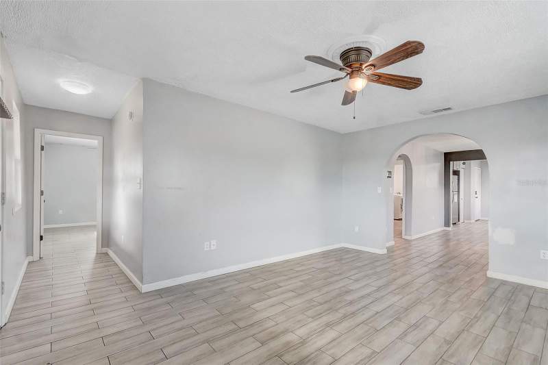 4 bedroom Single Family Residence at 2590 E State Road 46, Stevens Add To Midway, Sanford — photo 5